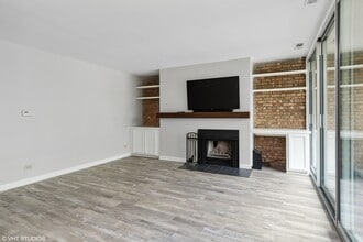 1601 Fairway Dr in Lisle, IL - Building Photo - Building Photo