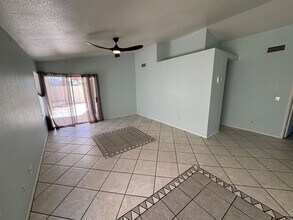 1119 N Carriage Ln in Chandler, AZ - Building Photo - Building Photo