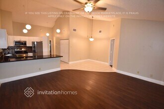 100 Azalea Cir in Boynton Beach, FL - Foto de edificio - Building Photo