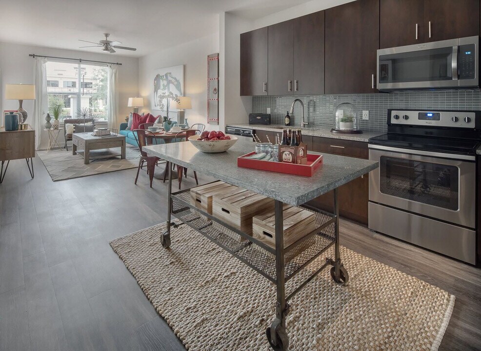 IMT Maitland Pointe Apartments Photo