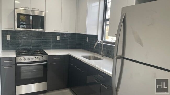 BRAND NEW CONSTRUCTED  MODERN  1 BEDROOM w