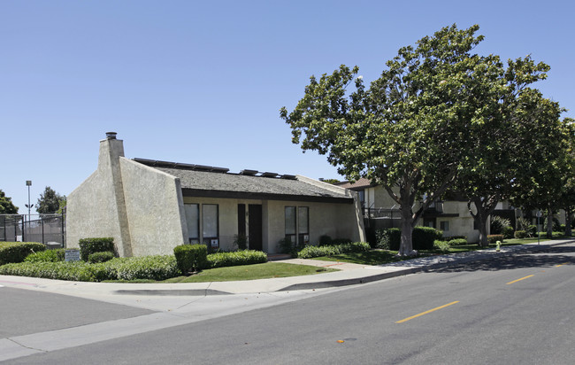 Ted Zenich Gardens in Santa Maria, CA - Building Photo - Building Photo