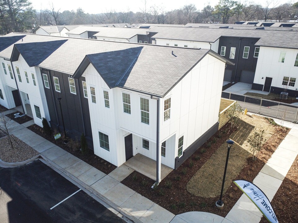 West Row Lofts & Townhomes in Homewood, AL - Building Photo