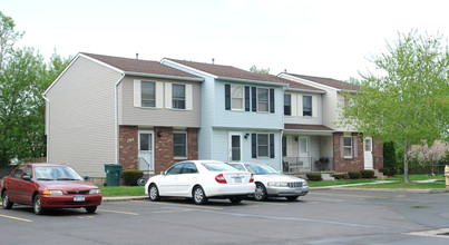 Somerset Townhomes in Rochester, NY - Building Photo - Building Photo