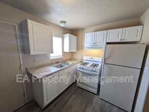 212 65th St NW in Albuquerque, NM - Building Photo - Building Photo