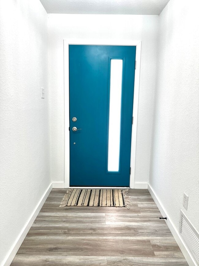 561 Mockingbird Ln in Kerrville, TX - Building Photo - Building Photo