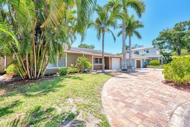 1894 Loma Linda St in Sarasota, FL - Building Photo - Building Photo