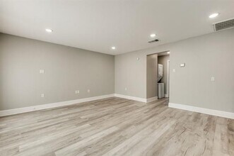 4915 Bryan St in Dallas, TX - Building Photo - Building Photo