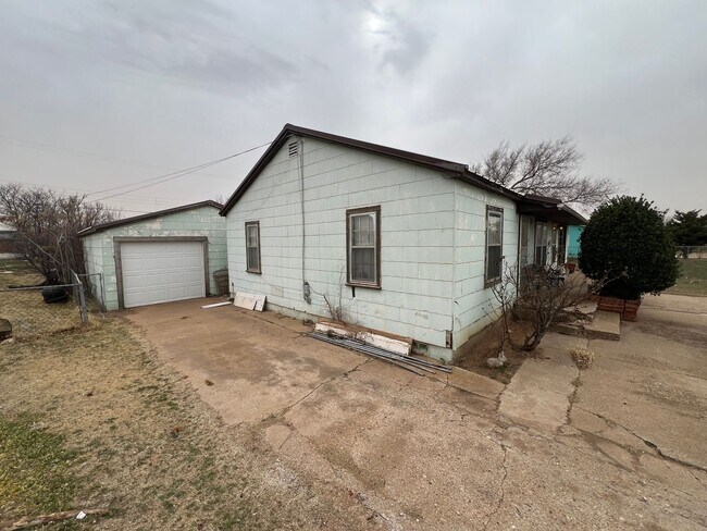 2012 E 47th St in Lubbock, TX - Building Photo - Building Photo