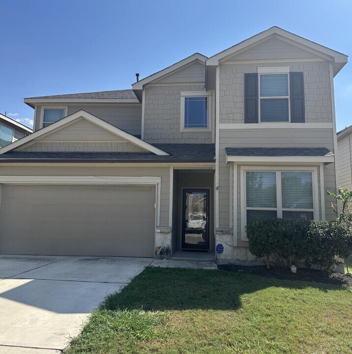 9110 Vondel Park in Converse, TX - Building Photo