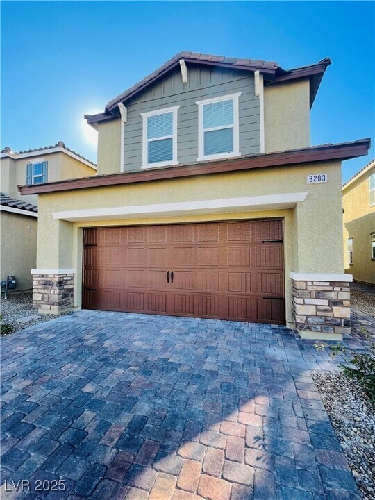 3203 Segesta Ave in Henderson, NV - Building Photo