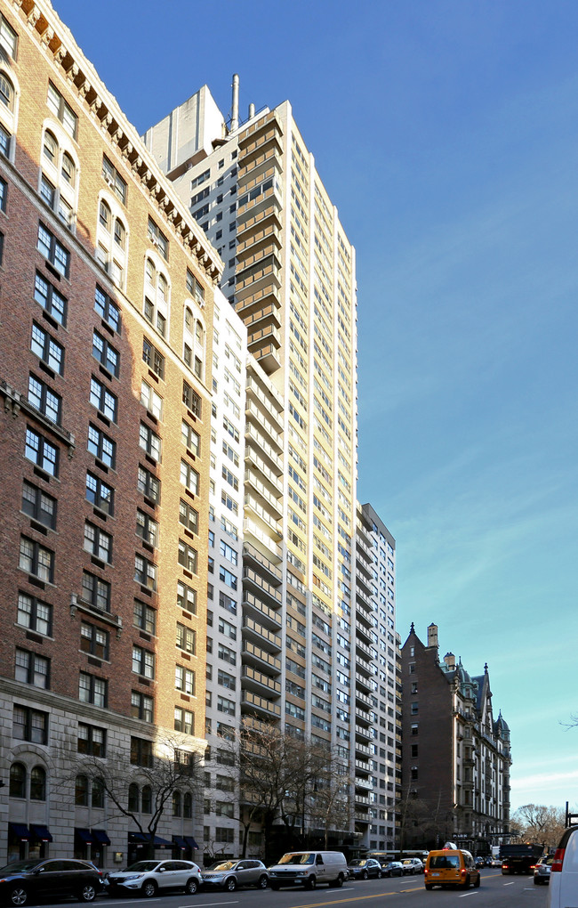 Mayfair Towers in New York, NY - Foto de edificio - Building Photo