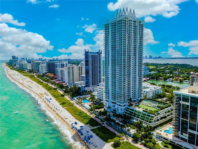 6365 Collins Ave, Unit 1702 in Miami, FL - Building Photo - Building Photo