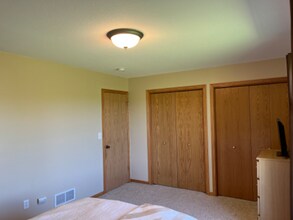 2922 Kenosha Dr NW in Rochester, MN - Building Photo - Building Photo