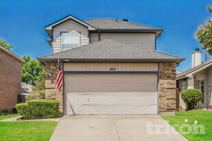 1135 Colbert Ln in Duncanville, TX - Building Photo