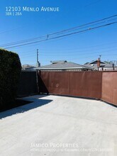 12103 Menlo Ave in Hawthorne, CA - Building Photo - Building Photo