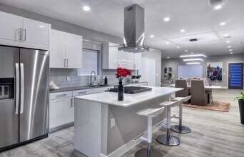 7007 Arlington Ave in Los Angeles, CA - Building Photo - Building Photo