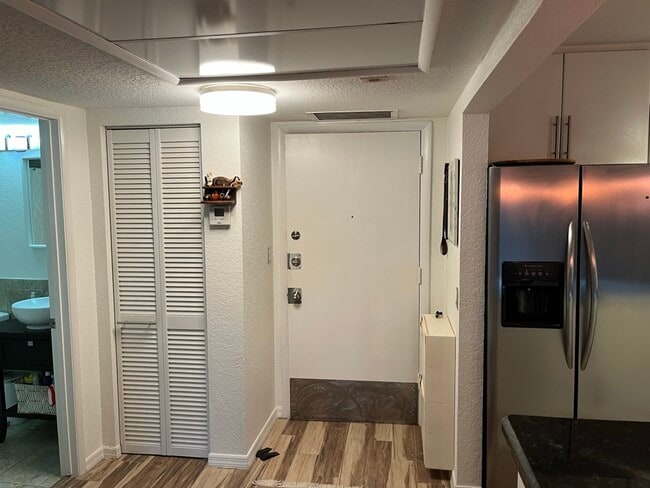 251 S Cypress Rd in Pompano Beach, FL - Building Photo - Building Photo
