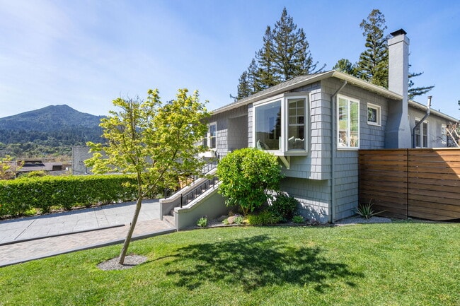 11 Ash Ave in Kentfield, CA - Building Photo - Building Photo