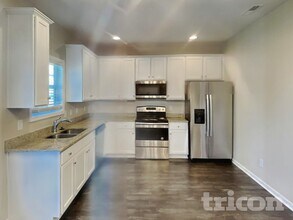 741 Mitscher Dr in Spring Hill, TN - Foto de edificio - Building Photo