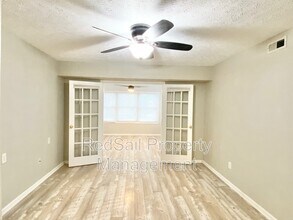 107 Opal Dr in Newport News, VA - Building Photo - Building Photo