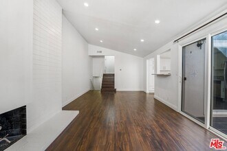 416 Bolero Way in Newport Beach, CA - Foto de edificio - Building Photo