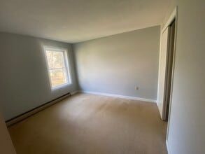 Pinewood Apartments in Bangor, ME - Building Photo - Building Photo