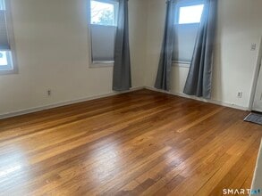 128 Laurel Ct in Plainville, CT - Building Photo - Building Photo