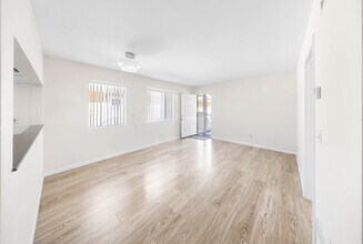 10225 Fernglen Ave in Tujunga, CA - Building Photo - Building Photo