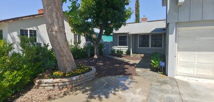 7130 Stansbury Ave in Van Nuys, CA - Building Photo - Building Photo