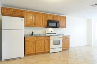 195 Maverick St, Unit 3 in Boston, MA - Building Photo