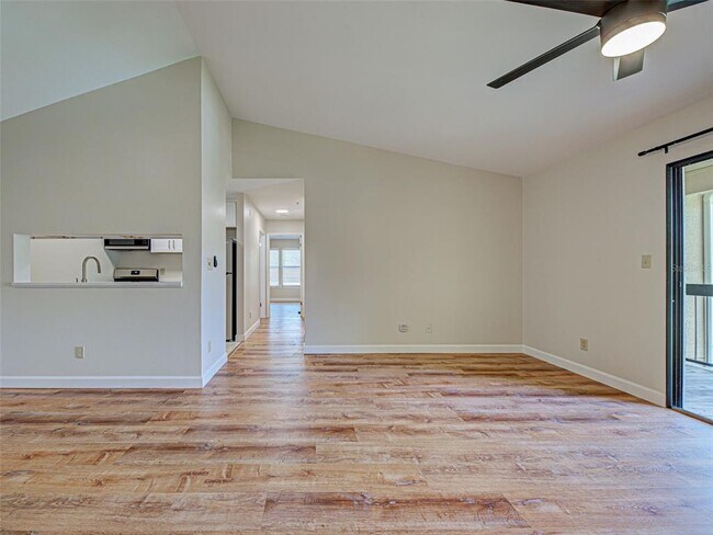 4008 Crockers Lake Blvd in Sarasota, FL - Building Photo - Building Photo