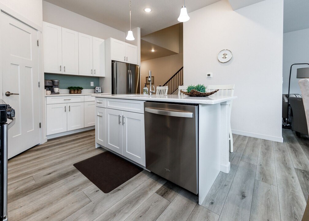 5722 Villa Lorenzo Dr in Colorado Springs, CO - Building Photo