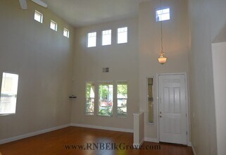 9844 Pipit Way in Elk Grove, CA - Building Photo - Building Photo