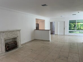 5361 N Bay Rd in Miami Beach, FL - Building Photo - Building Photo