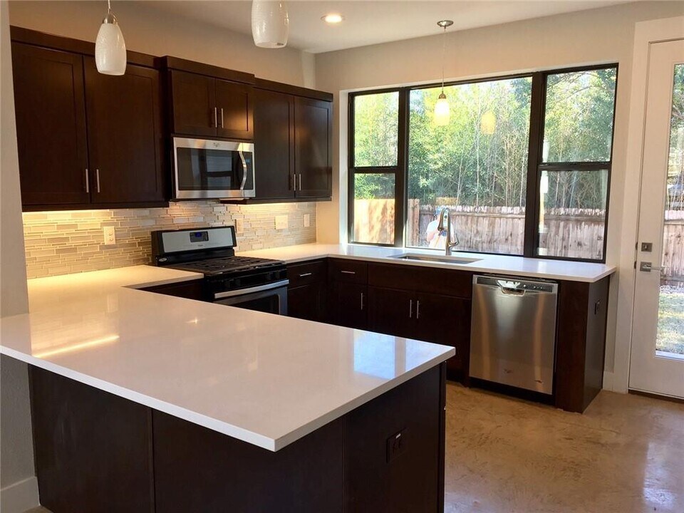 5621 Adams Ave in Austin, TX - Building Photo