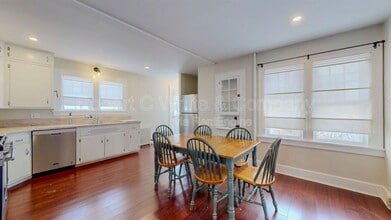 2 Currituck Rd in Newtown, CT - Building Photo - Building Photo