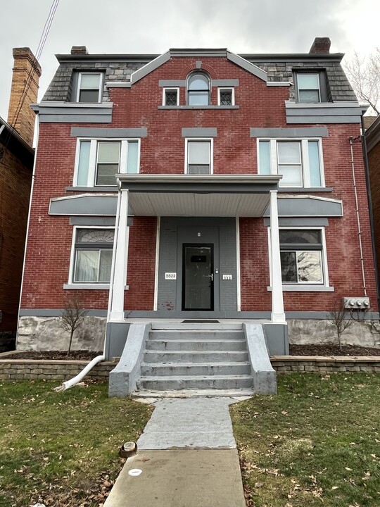 5522 Black St, Unit 3 in Pittsburgh, PA - Foto de edificio