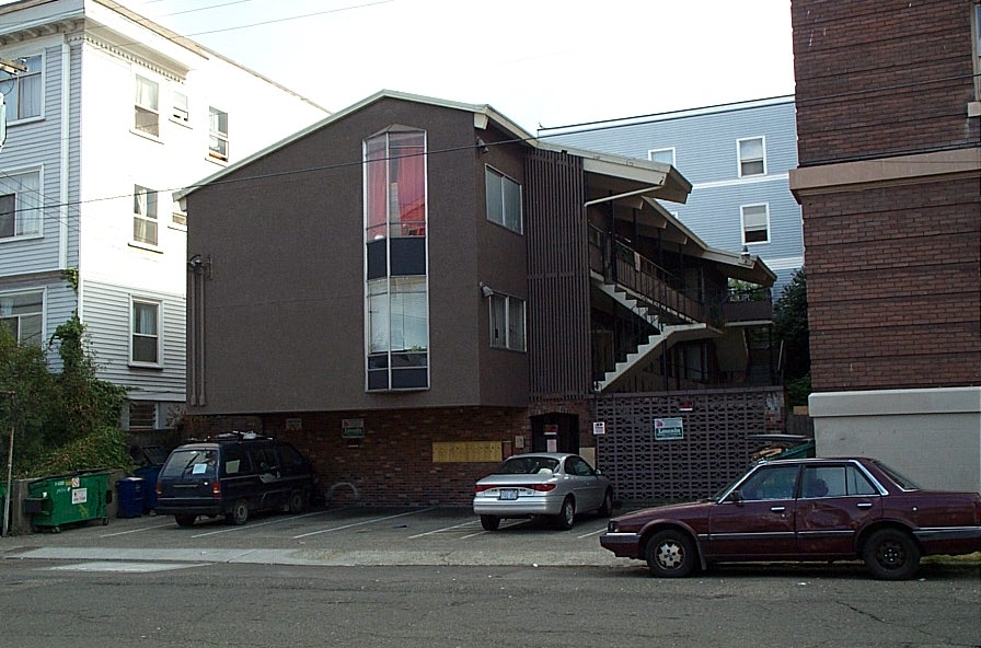 1718 Summit Ave in Seattle, WA - Foto de edificio