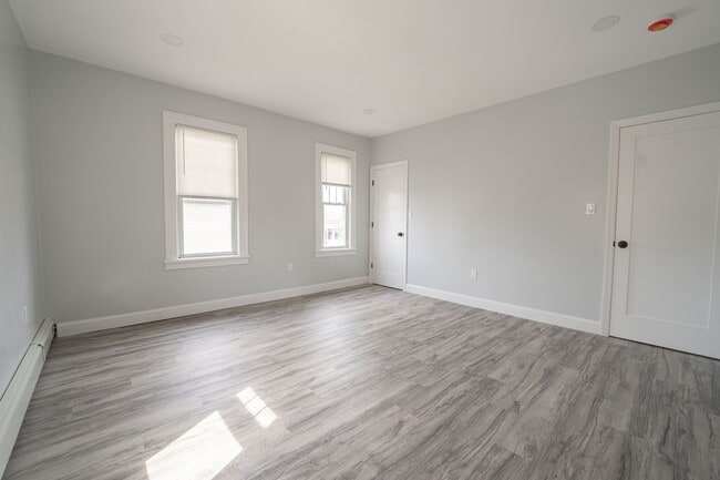 194 N Chestnut St in Massapequa, NY - Building Photo - Building Photo