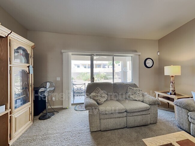 3301 Rocking Horse Dr in Lake Havasu City, AZ - Building Photo - Building Photo