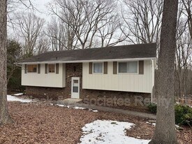 607 Eastwood Dr in Asheboro, NC - Building Photo