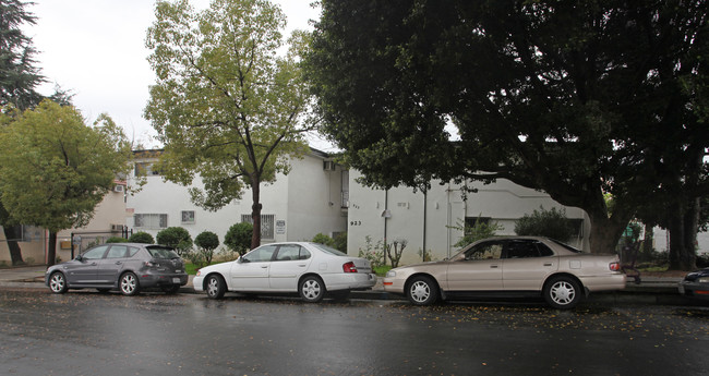 923 Nolden St in Los Angeles, CA - Building Photo - Building Photo