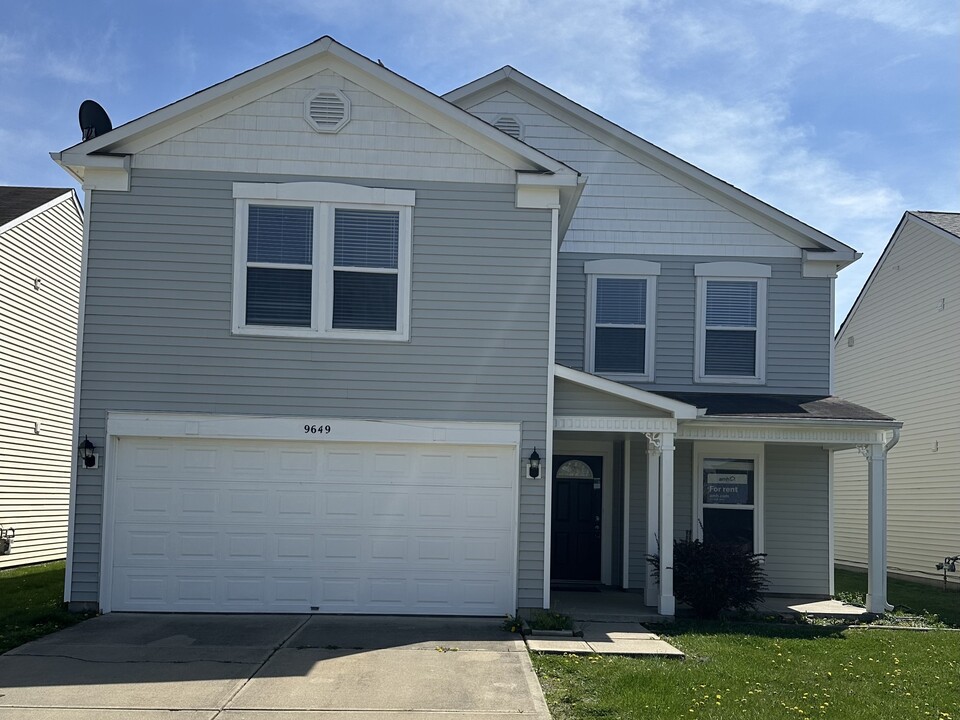 9649 W Constellation Dr in Pendleton, IN - Building Photo
