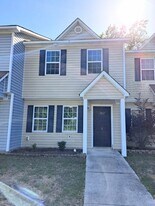 302 Burley Dr in Hubert, NC - Building Photo