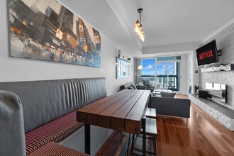 231 Angelique St, Unit SI ID1403753P in Toronto, ON - Building Photo - Building Photo