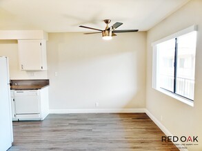 5121 Klump Ave-Unit -311 in Los Angeles, CA - Building Photo - Building Photo