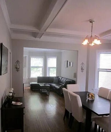 2049 W Hutchinson St, Unit 1 in Chicago, IL - Building Photo