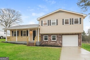 3037 Kathy Ln NW in Conyers, GA - Building Photo