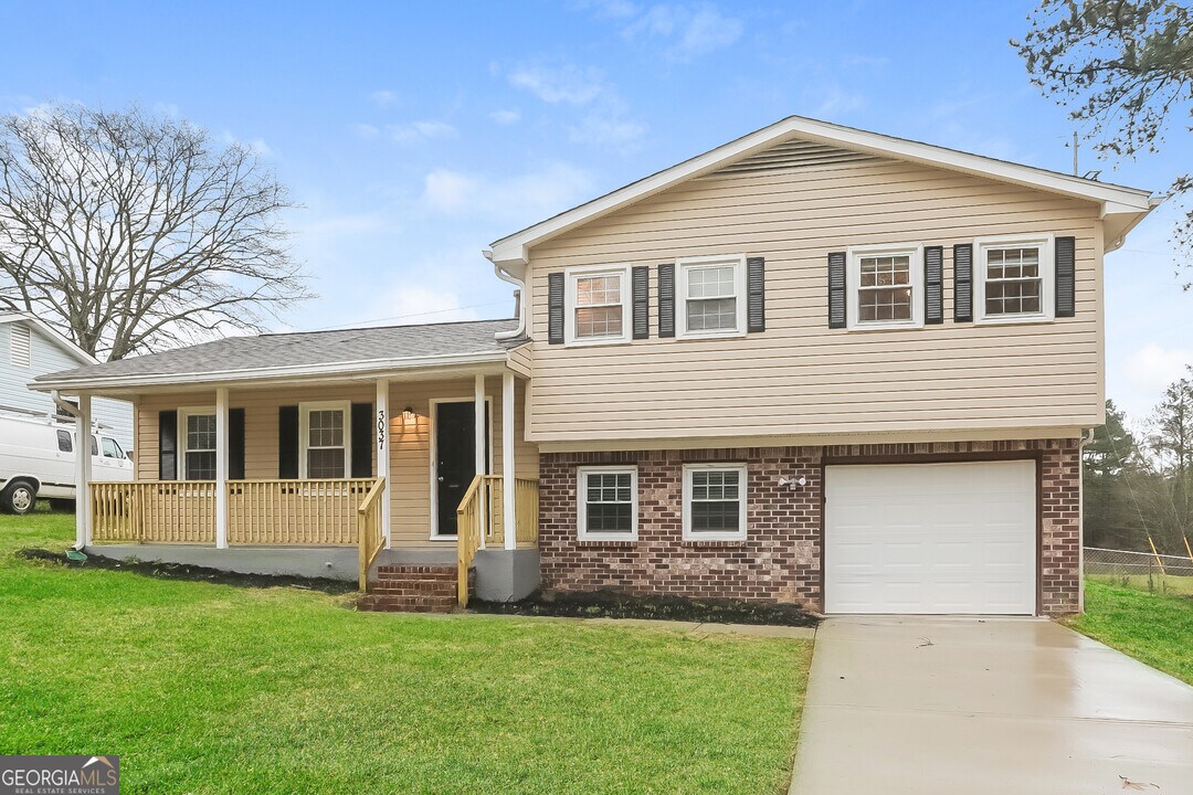 3037 Kathy Ln NW in Conyers, GA - Building Photo